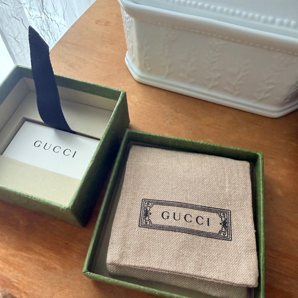 Authentic Gucci dangling heart earrings - Picture 6 of 6